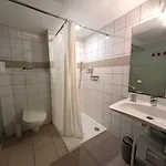 Pmr 2-4 Personnes - Piscine - Clim - 100m De La Appartement