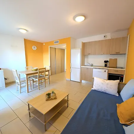 Appartamento Pmr 2-4 Personnes - Piscine - Clim - 100m De La Sari-Solenzara